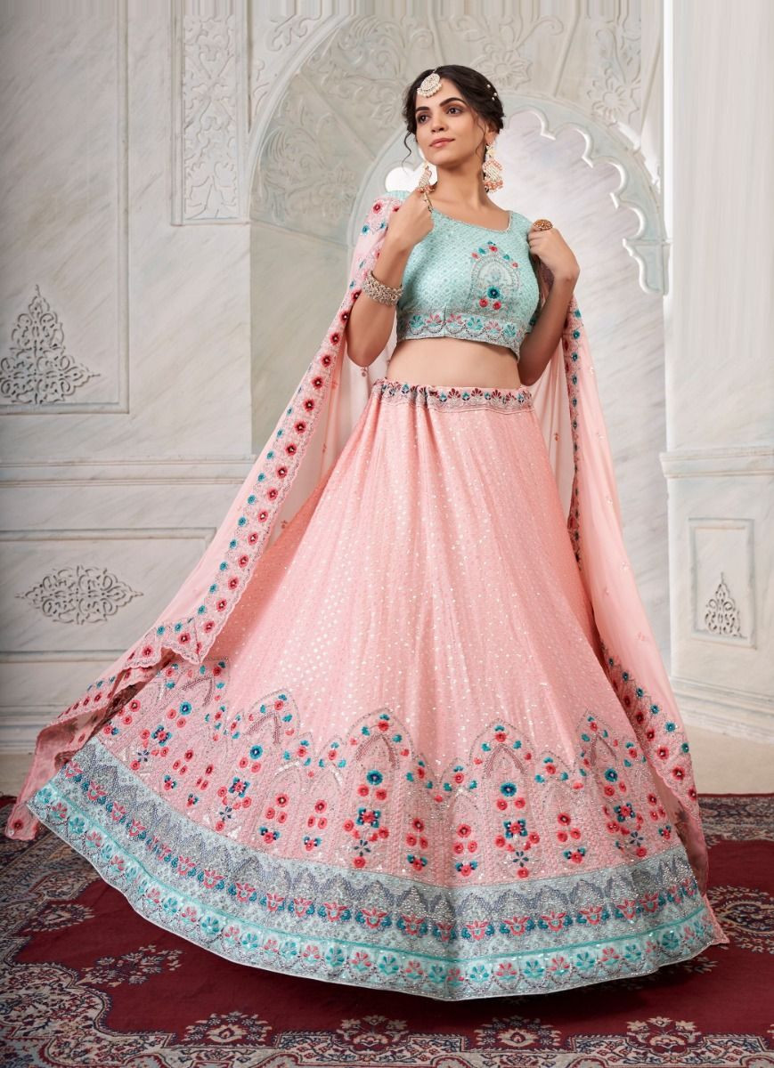 33 Pakistani Bridal Lehenga Designs to Try in Wedding - LooksGud.com | Bridal  dresses pakistan, Pakistani bridal dresses online, Pakistani bridal dresses